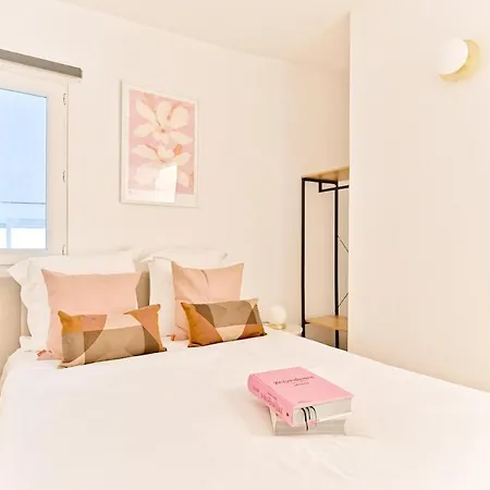 Charming Very Spacious Apartment, 9ème
