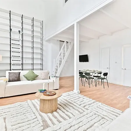 Appartamento Charming Very Spacious Apartment, 9ème Parigi