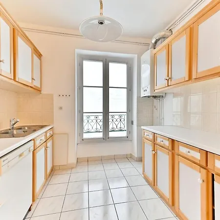 Charming Very Spacious Apartment, 9ème Appartamento Parigi