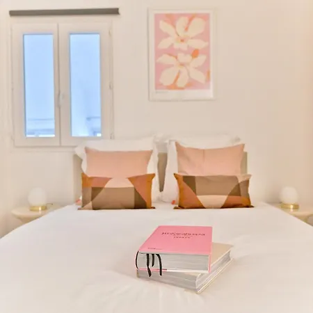Charming Very Spacious Apartment, 9ème Appartamento Parigi