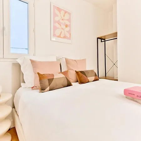 Charming Very Spacious Apartment, 9ème Parigi