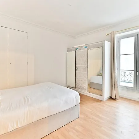Charming Very Spacious Apartment, 9ème Appartamento Parigi