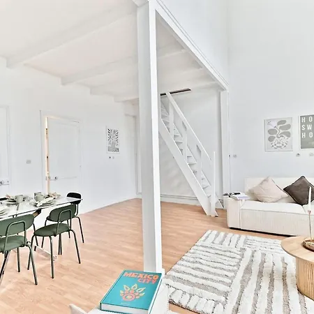 Charming Very Spacious Apartment, 9ème Appartamento Parigi