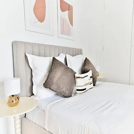Charming Very Spacious Apartment, 9ème